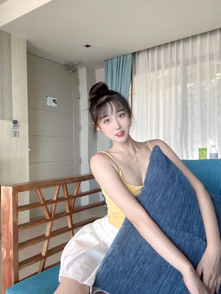 上海闵行极品兼职模特肤白貌美大长腿气质佳