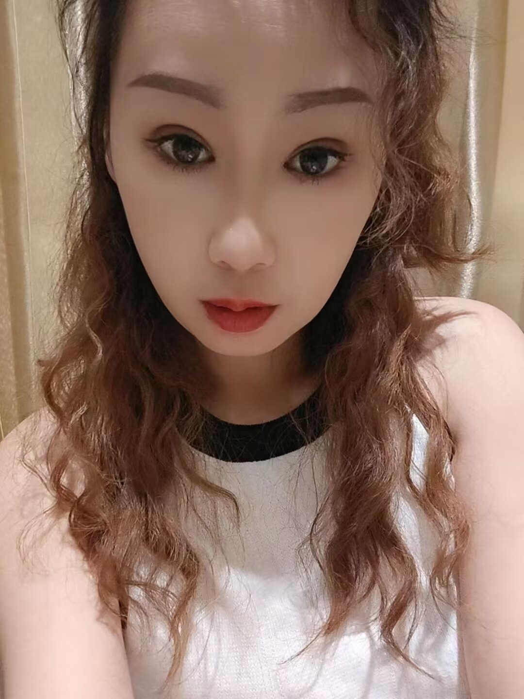 天桥少妇300