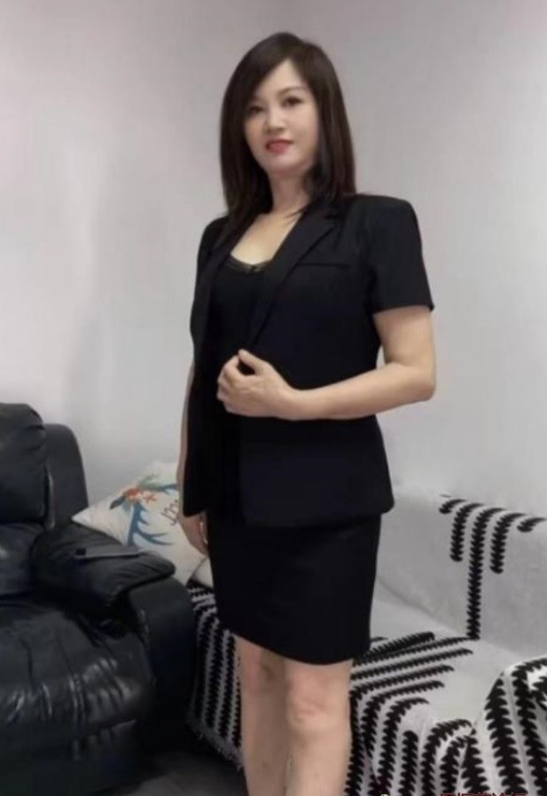 广州海珠广场丰满熟女香姐