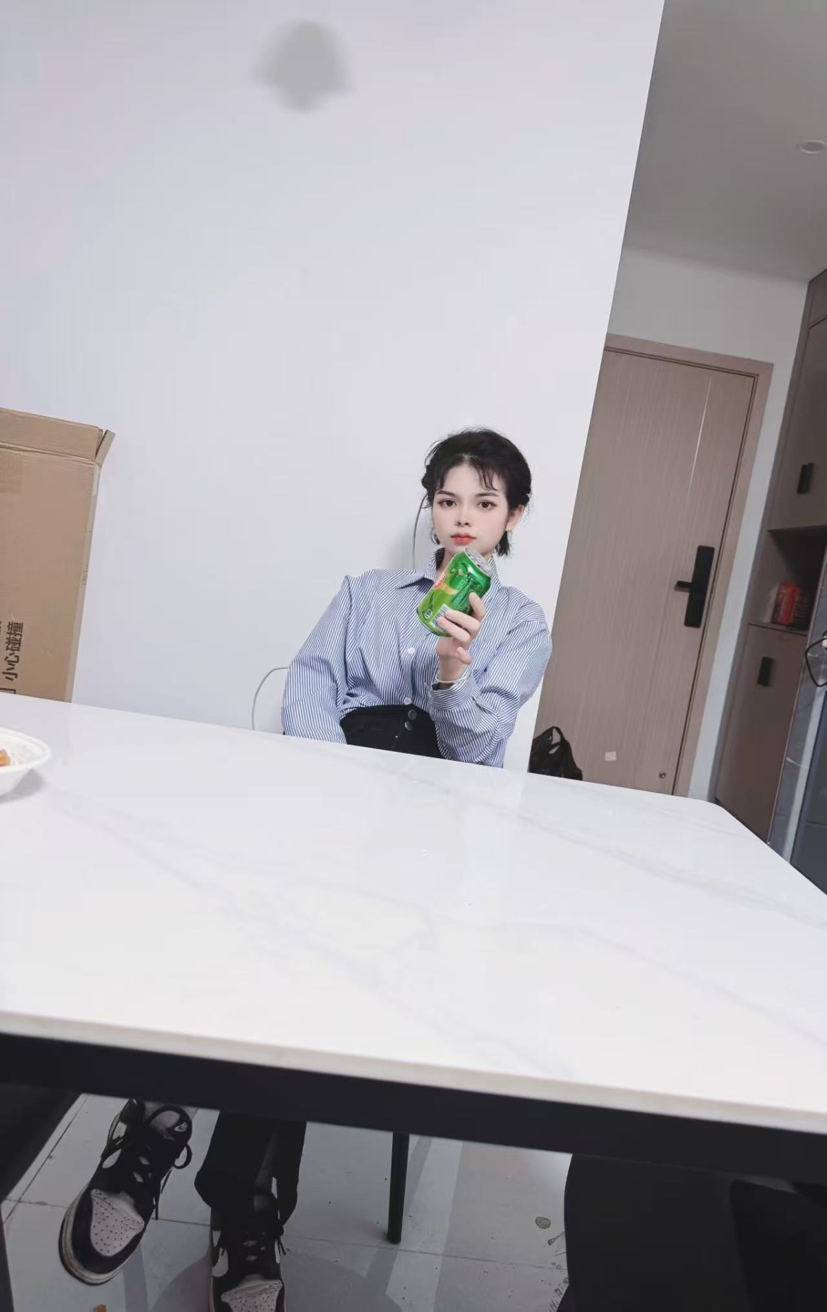 上门的小太妹把鸡儿搞破皮了。