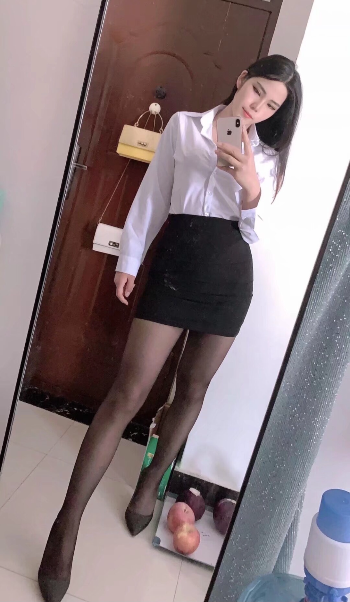体验苗苗，颜值身材俱佳