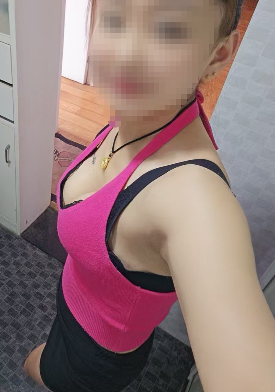 东北纹身小少妇
