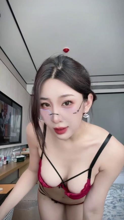 北京炮架身材男人看了心痒痒的
