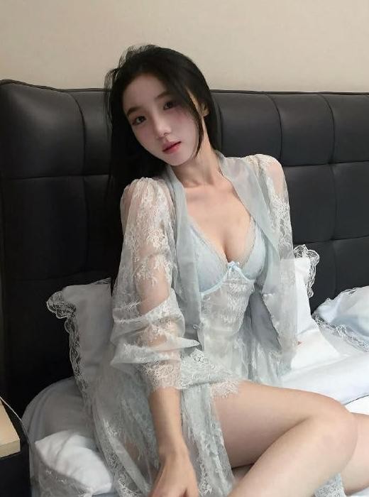 台州骚妹逼很肥小穴越插越舒服