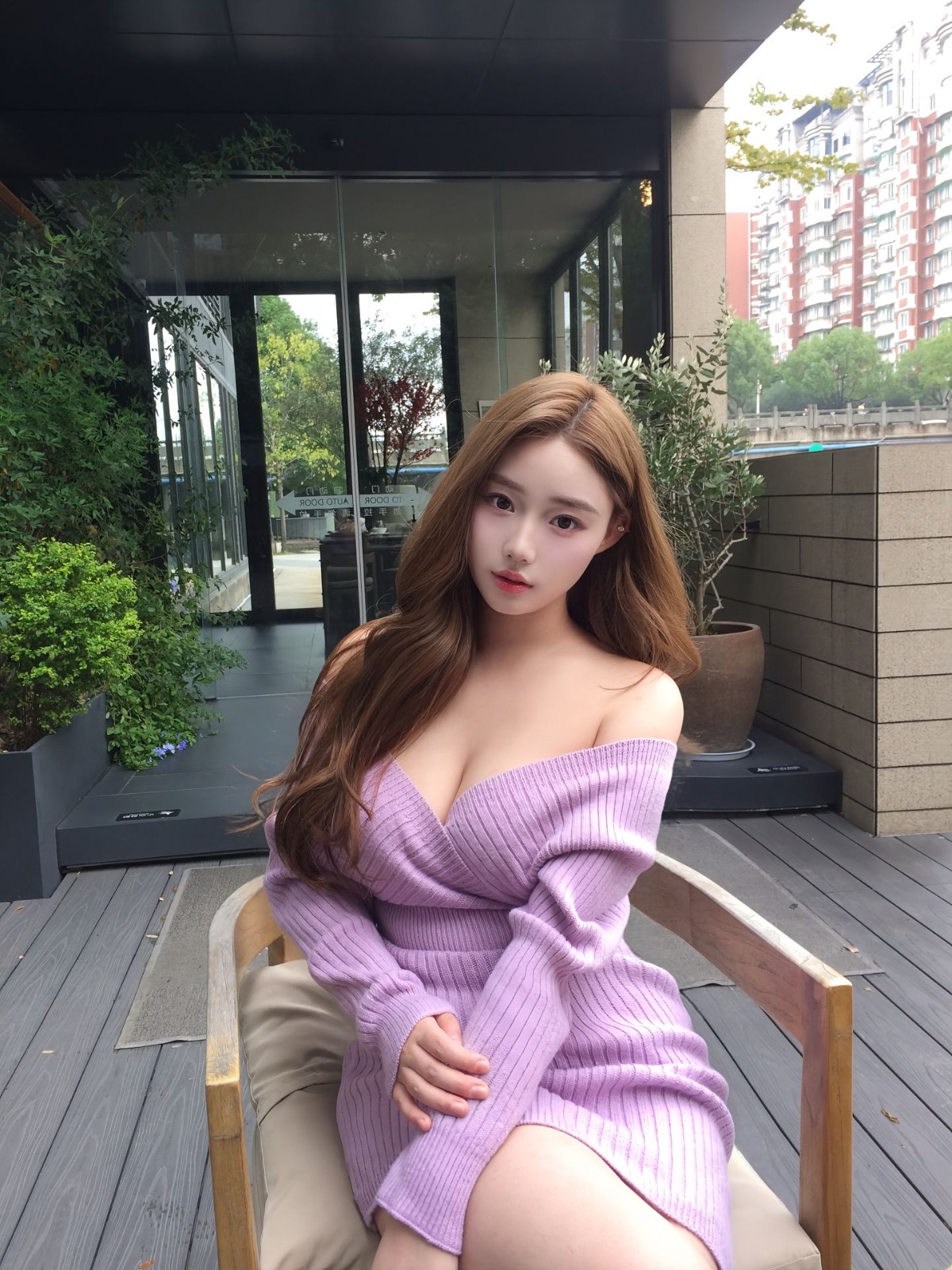 路已探大奶美女玩的开