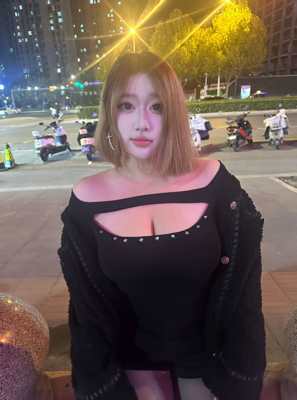 大奶妹肥穴暖屌爽歪歪