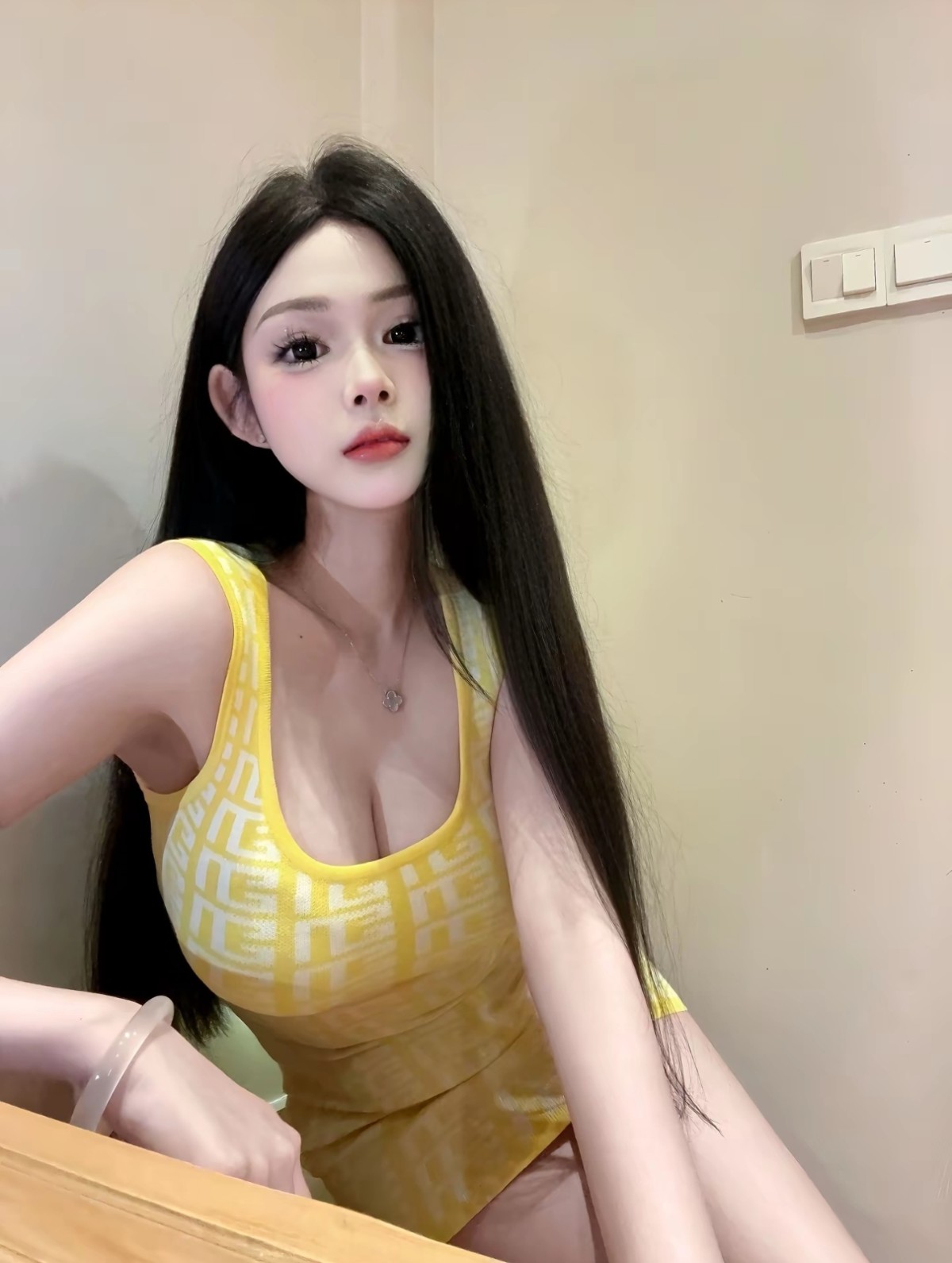官渡打卡波霸骚妹