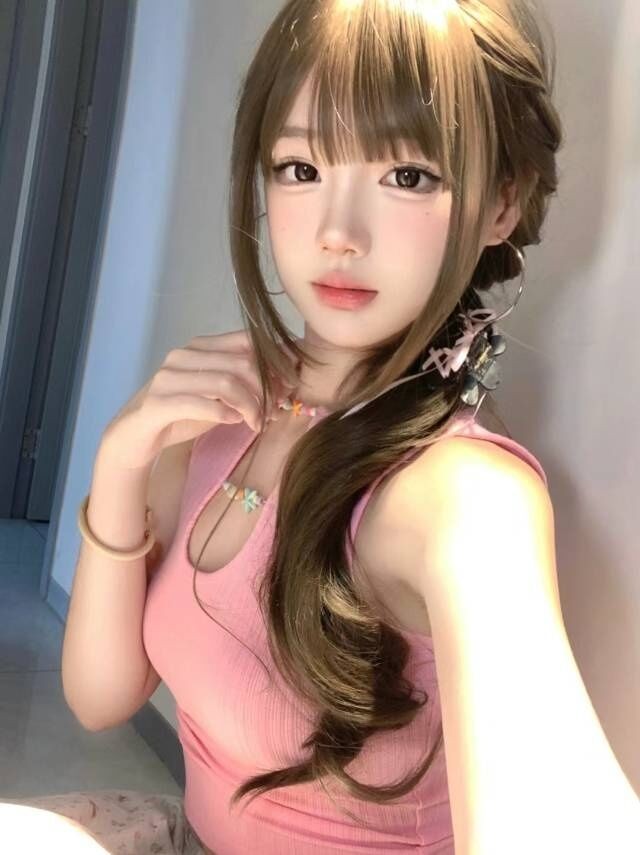 未央夹逼的骚货，搞的我腿软
