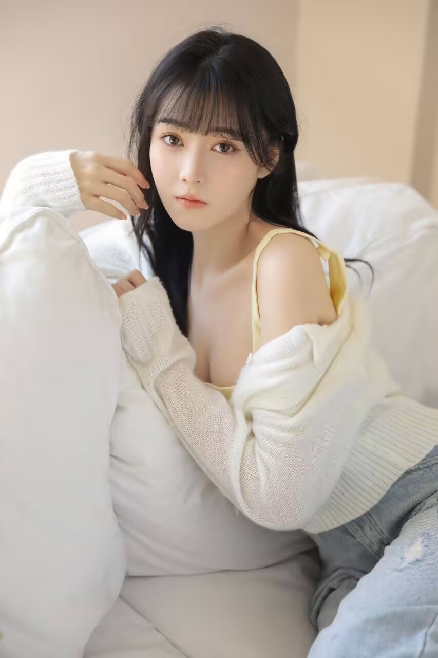 漂亮妹妹清纯可人又亲又舔过程真的让人欲仙欲死