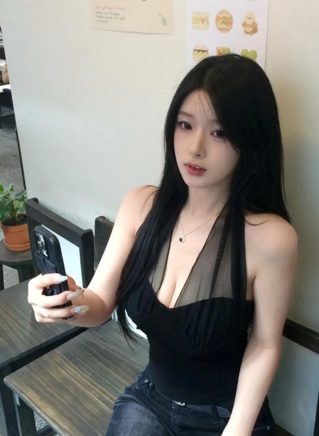郑州小狐狸一线天淫水直流