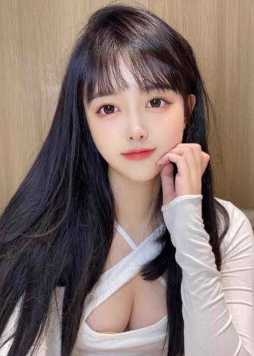 南京邻家女孩下面粉色的水灵灵的