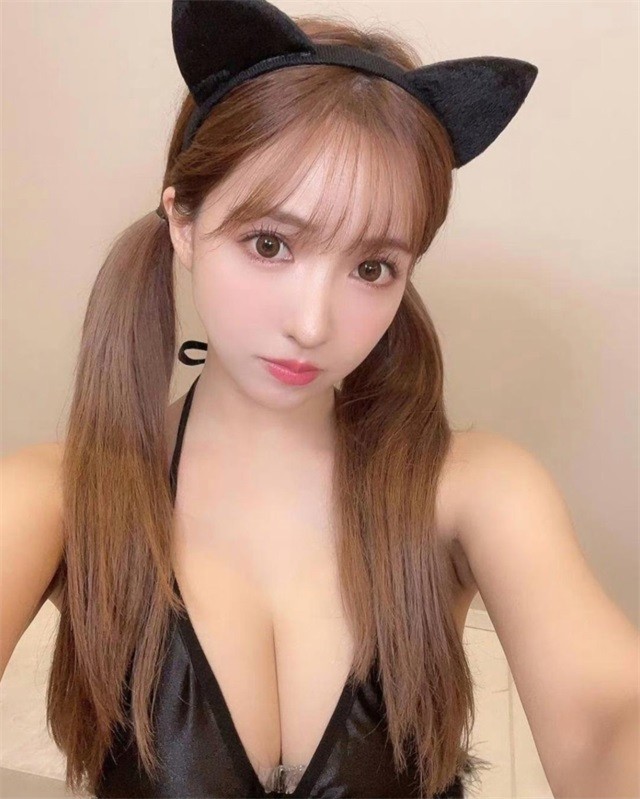 巨乳性感红唇谁吃的消