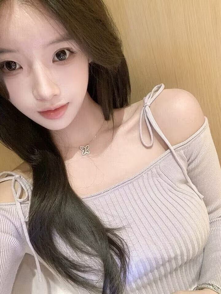 纯欲女友型床上床下两个样子反差感很强