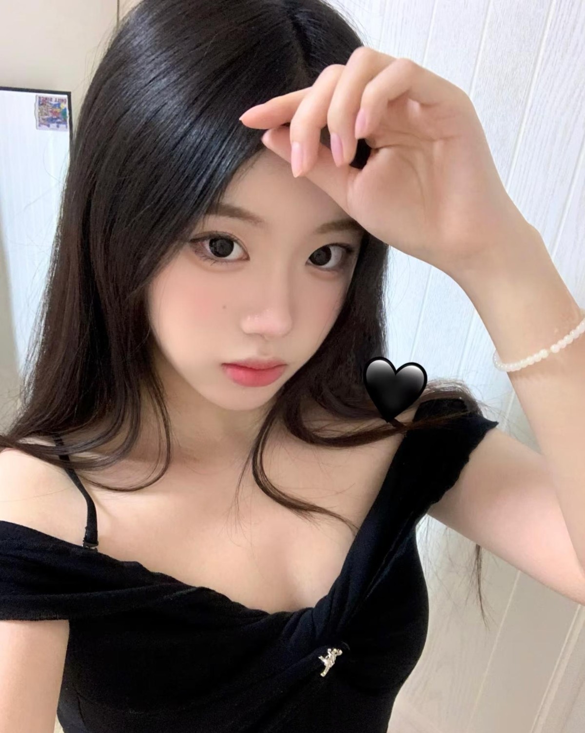 新区舔舌妹女友既视感