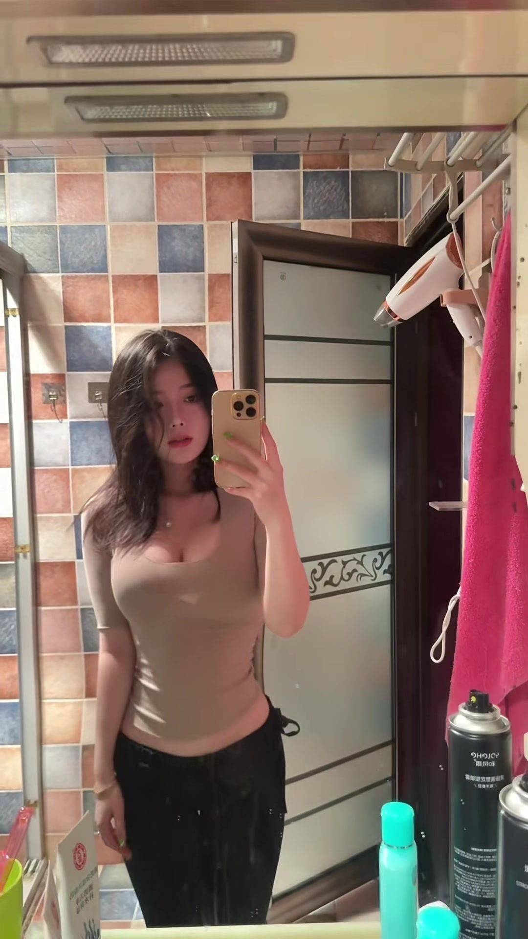 三河骚婷婷穿开档丝袜微毛嫩穴喜欢的不得了