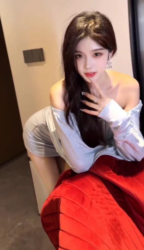 南京老师这大长腿非常性感