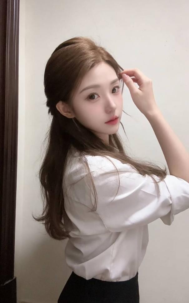 大连清纯妹子颜值养眼迷人