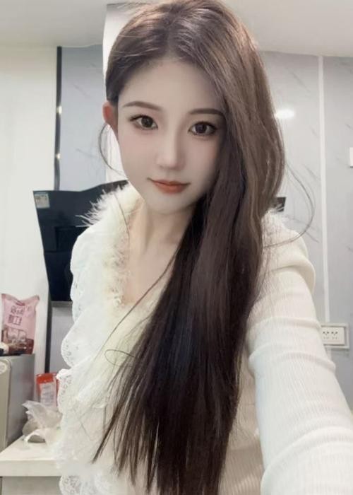 珠海肤白貌美服务主动又风骚