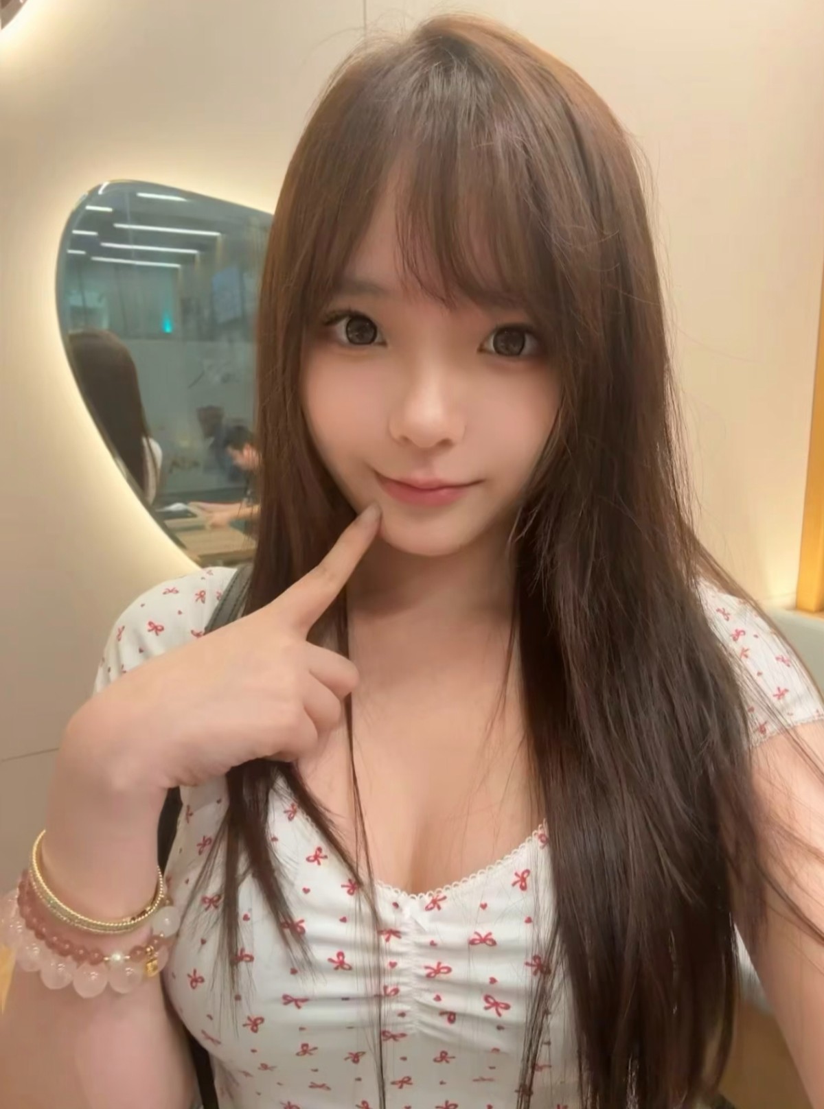 F8BECD6CC34FD527083BFF9E069EA64A.jpg