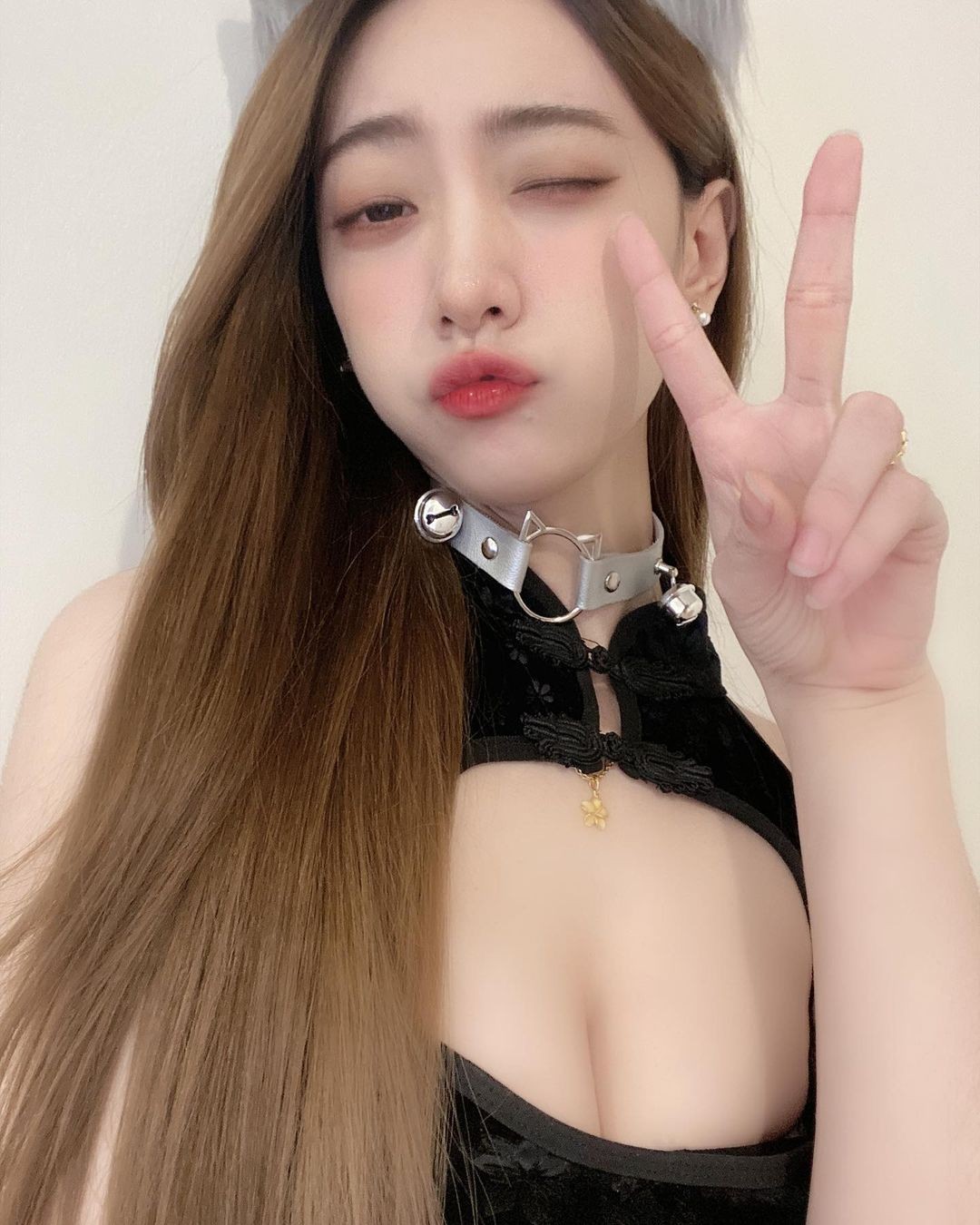 白嫩小姐姐柔韧度超绝