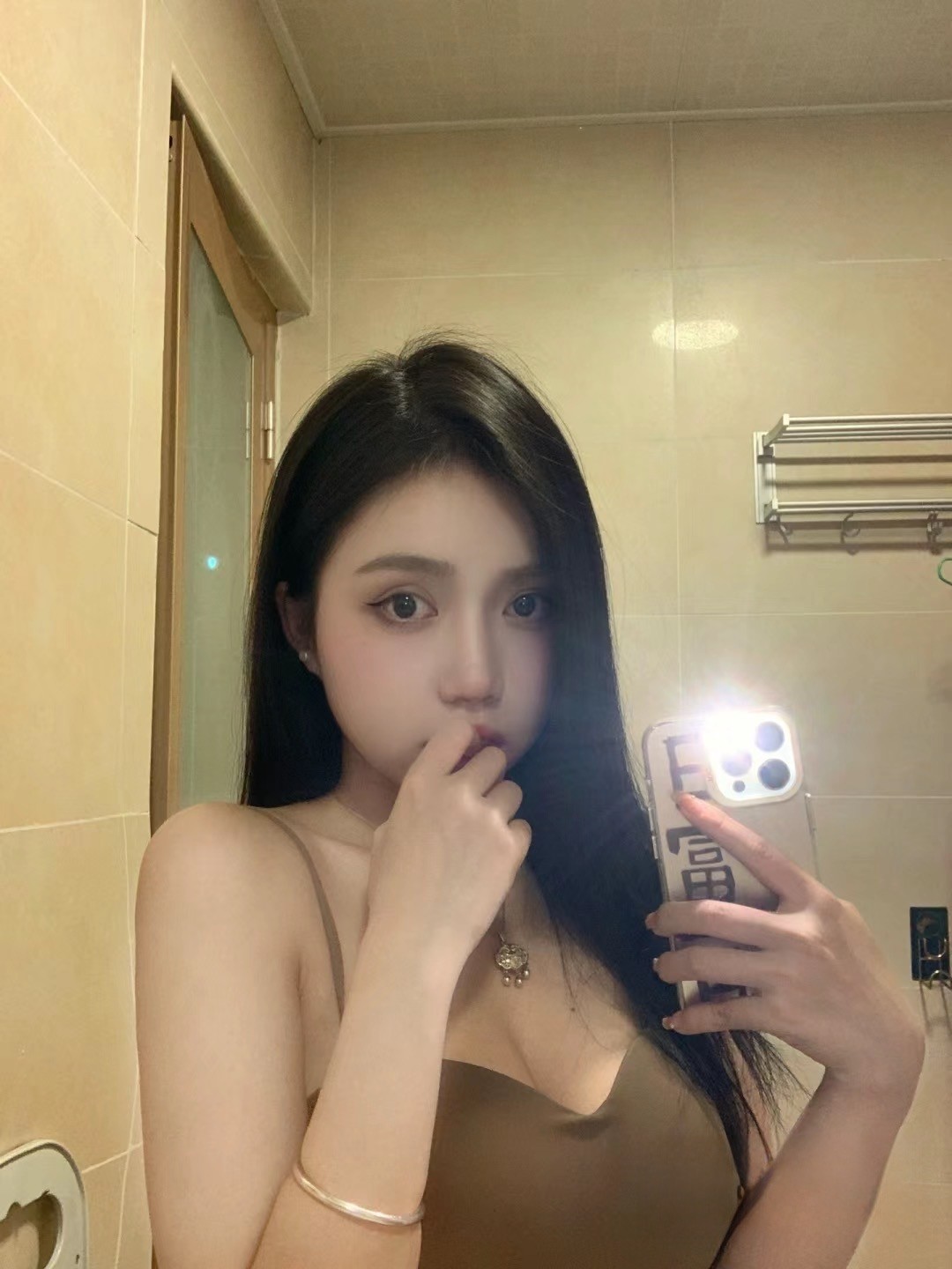 125199_EF8YYFR5HBVYYQT.jpg