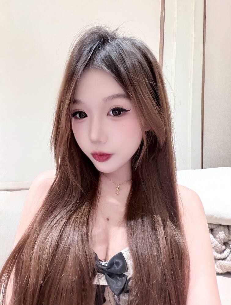 广阳骚逼妹子白里透红