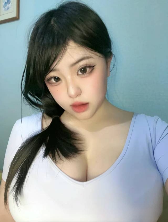 大奶微胖嫩妹子