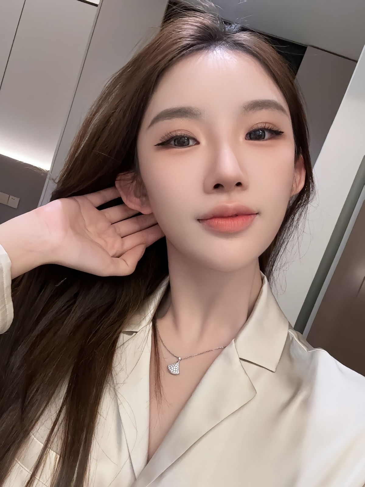 暖屌美女打炮香的很
