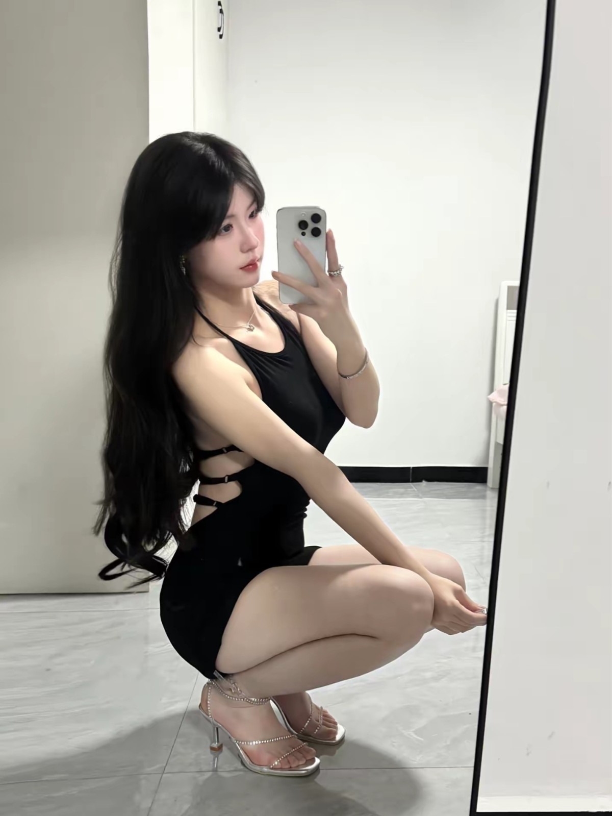 白嫩小骚妹开大课值得出击
