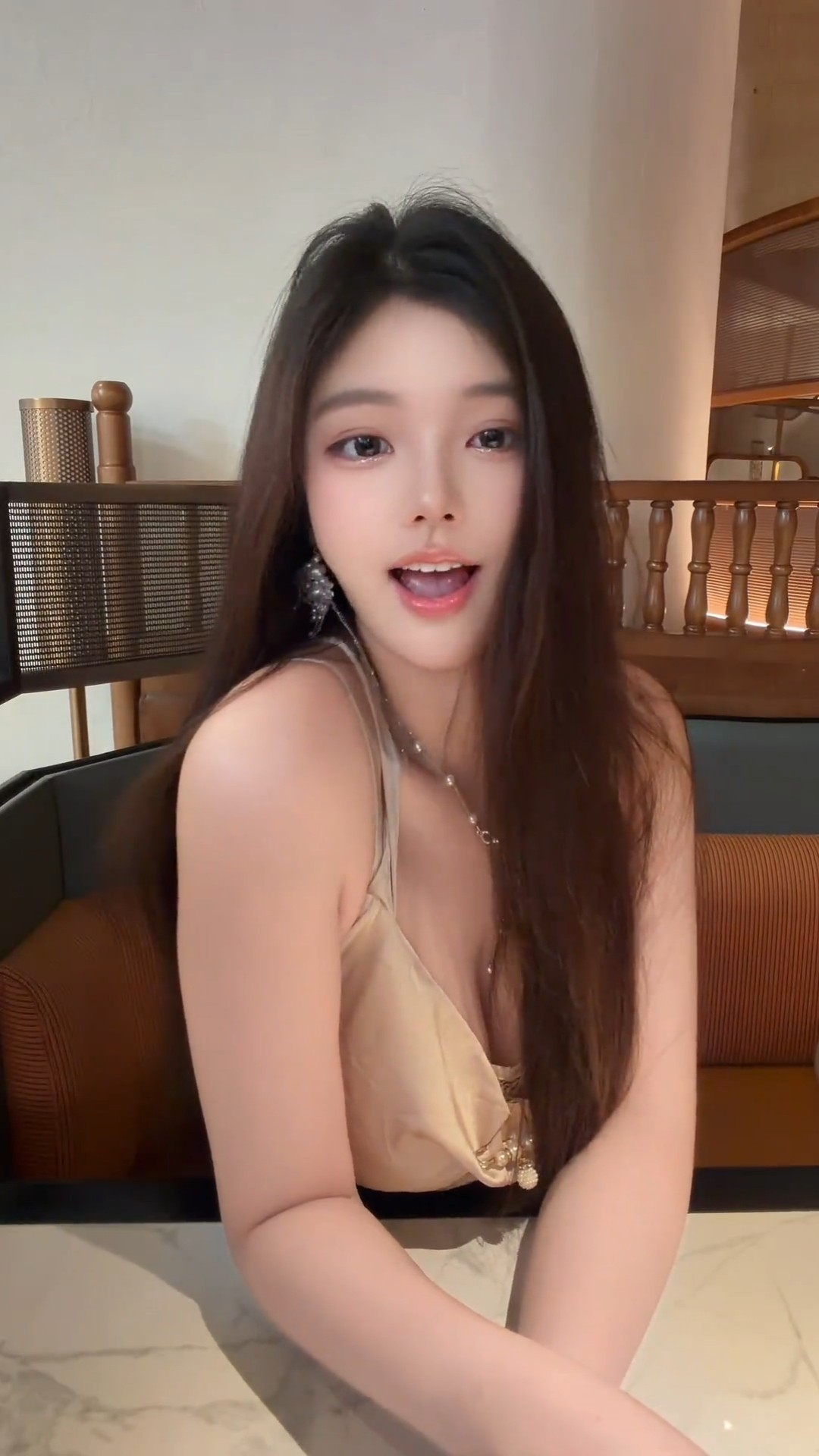 小嫩蚌身材和私处很顶