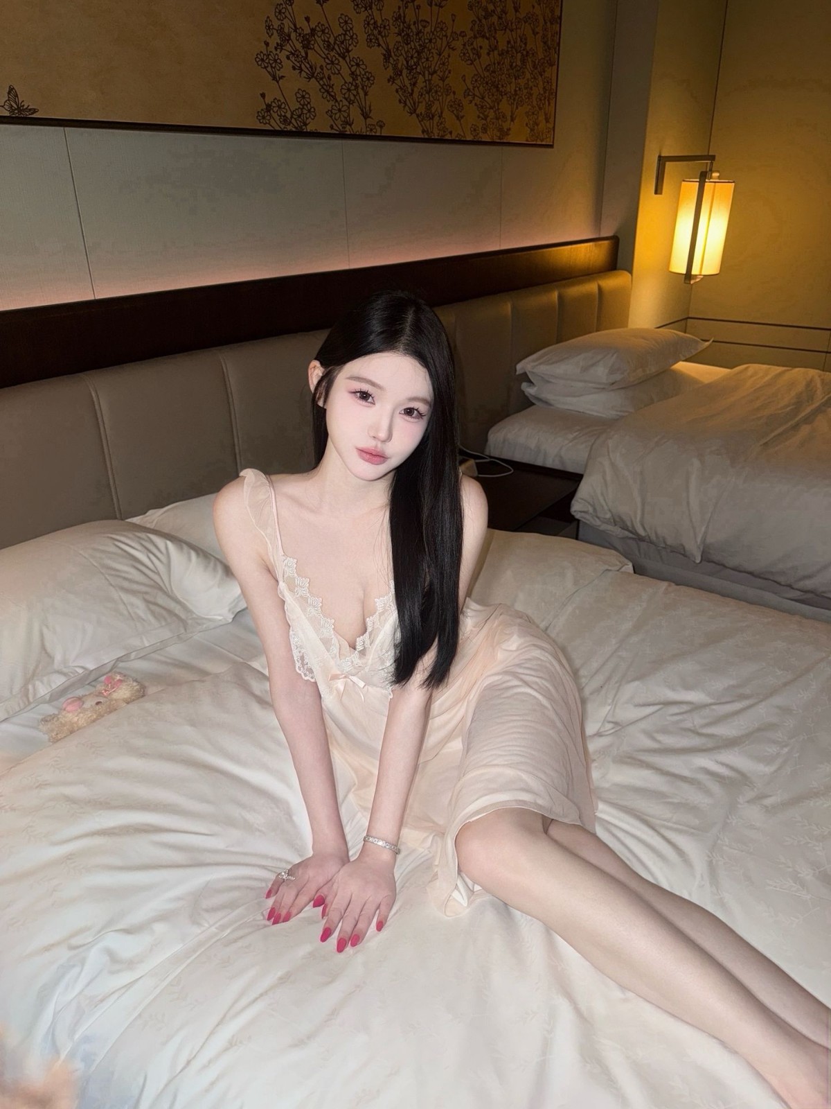 思思美女纯欲模样我见犹怜