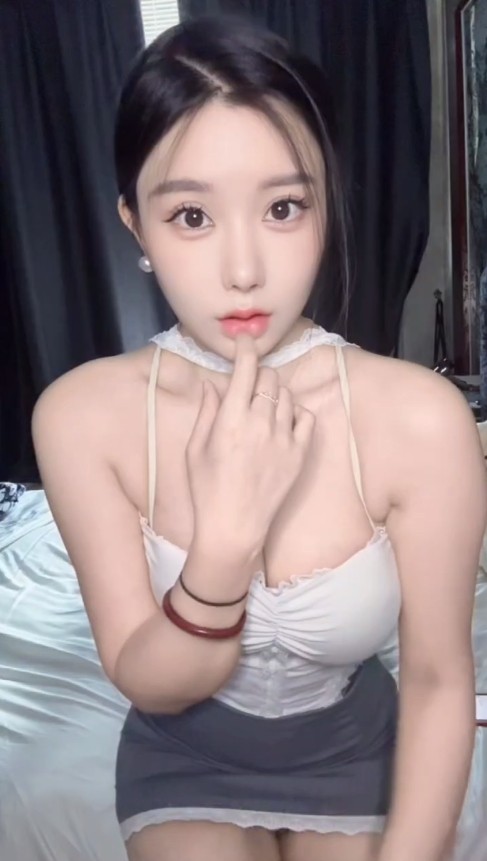新华区情侣款小甜妹