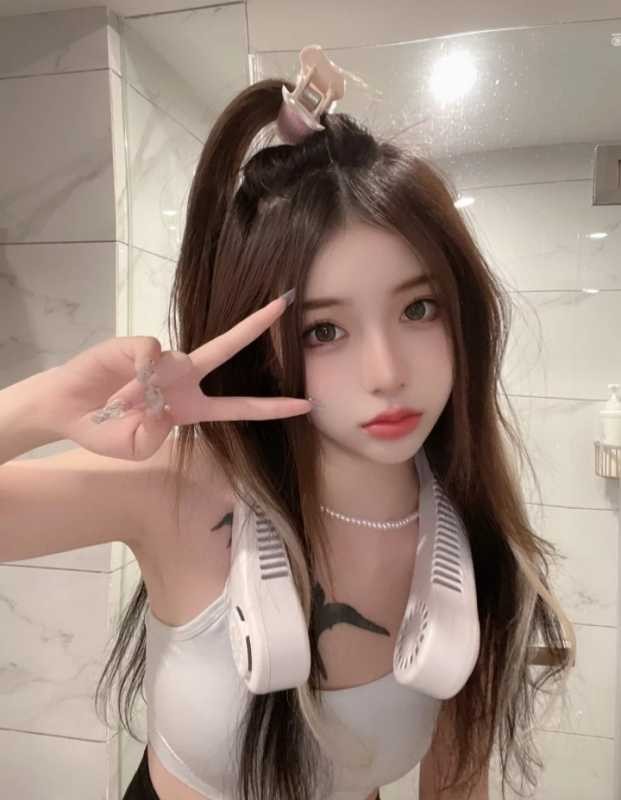 苏州-吴中区清纯甜美小嫩鸡的粉鲍水润多汁