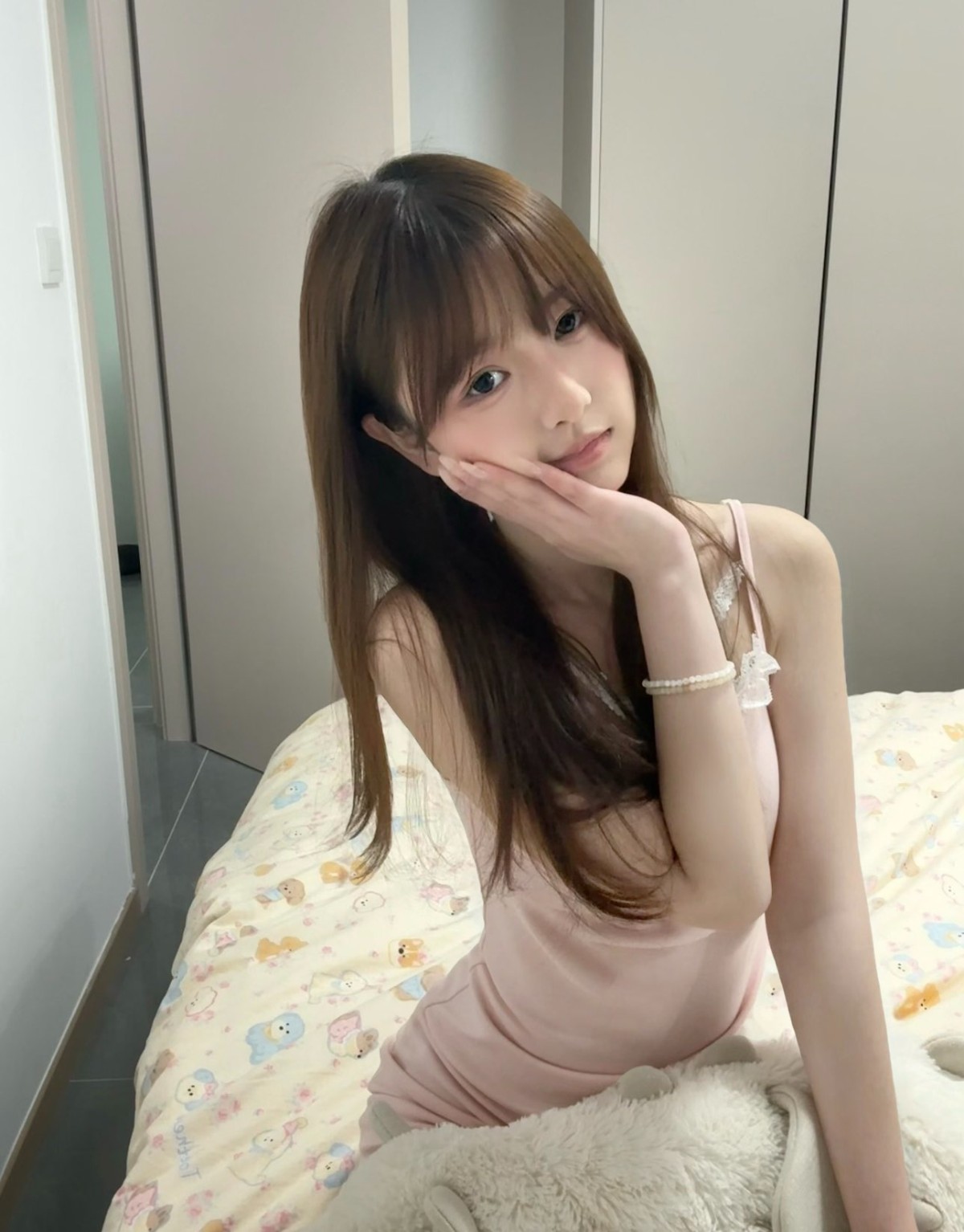 海勃湾区非常稚嫩的妹子三点式粉嫩