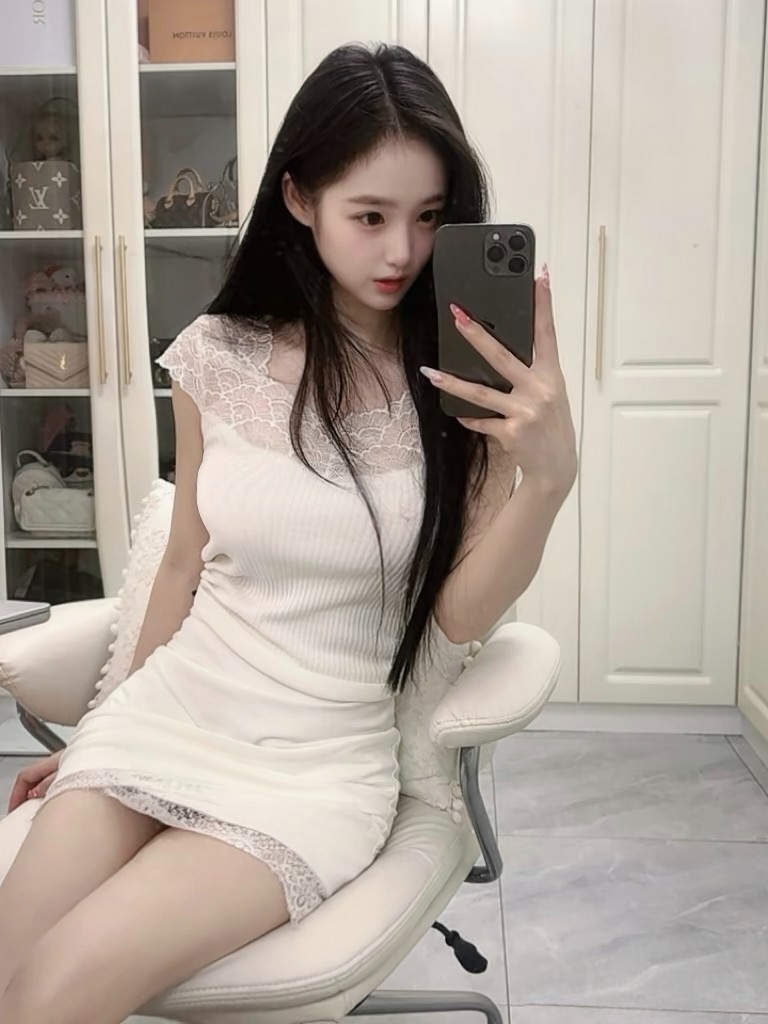 开封乖巧水嫩骚穴小美女
